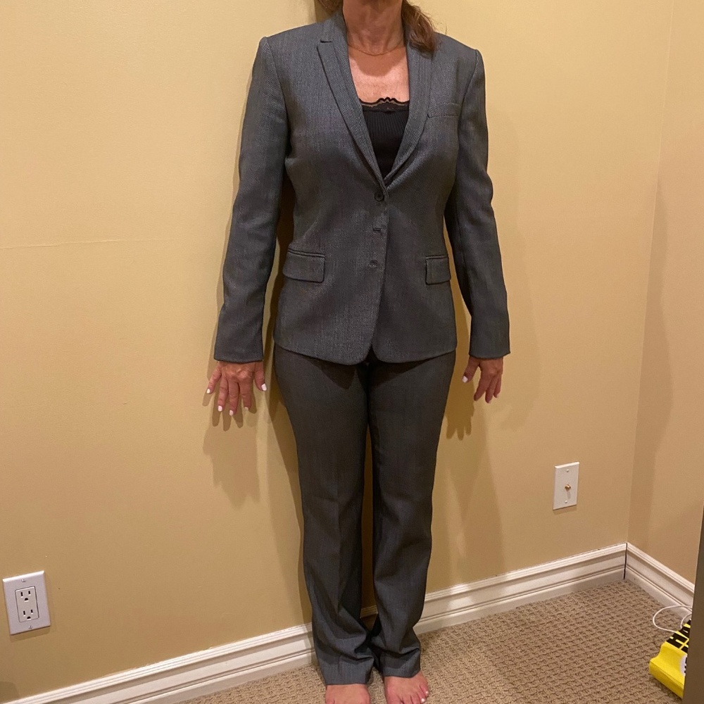 Elie Tahari Gray Suit